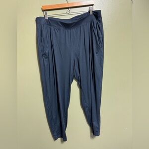Livi Active Pleated Navy Joggers, size 18/20
